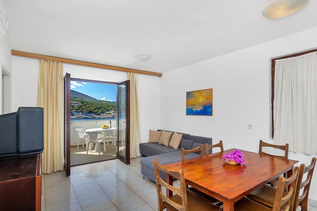 Apartmani Cico Gdinj Kültér fotó