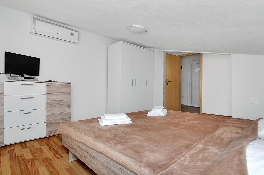 Apartmani Cico Gdinj Kültér fotó